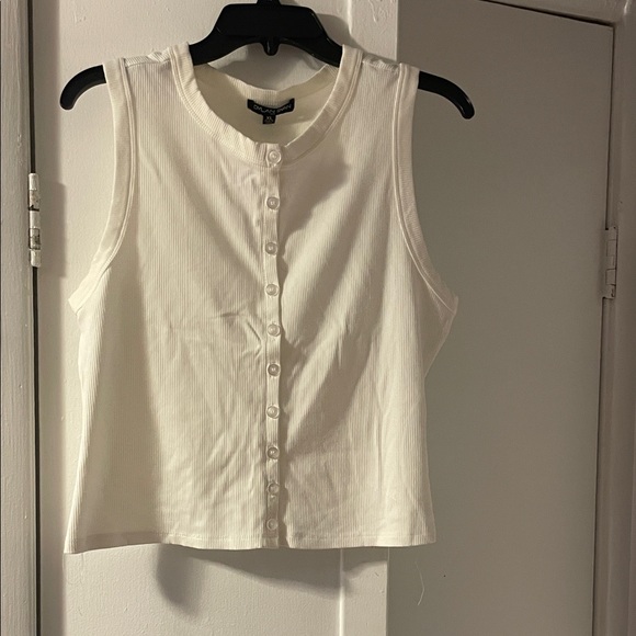 White Sleeveless Button-Up Top - Picture 1 of 2